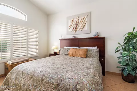 Bedroom - 4222 E Rosemonte Dr, Phoenix, AZ 85050 photo 2 of 5