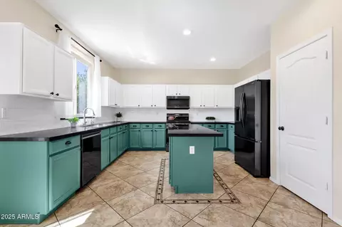 Kitchen - 4130 E Sundance Ave, Gilbert, AZ 85297 photo 6 of 6