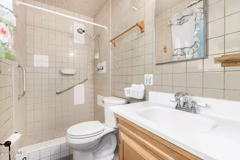 Bath - 123 E Continental Dr, Tempe, AZ 85288 photo 1 of 2