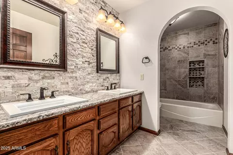 Bath - 548 E Hope Cir, Mesa, AZ 85203 photo 4 of 5