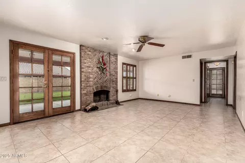 Living - 548 E Hope Cir, Mesa, AZ 85203 photo 3 of 6