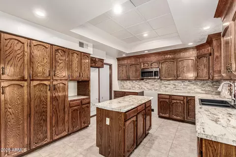 Kitchen - 548 E Hope Cir, Mesa, AZ 85203 photo 3 of 5