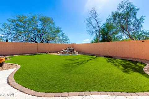 Exterior - 2425 W Florentine Rd, Phoenix, AZ 85086 photo 6 of 8