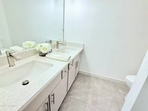 Bath - 1707 W Marlette Ave, Phoenix, AZ 85015 photo 5 of 5