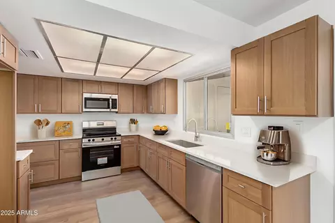 Kitchen - 1707 W Marlette Ave, Phoenix, AZ 85015 photo 1 of 1
