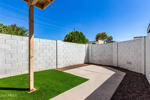Exterior - 1707 W Marlette Ave, Phoenix, AZ 85015 photo 6 of 8