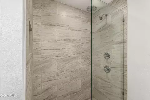 Bath - 1707 W Marlette Ave, Phoenix, AZ 85015 photo 1 of 5