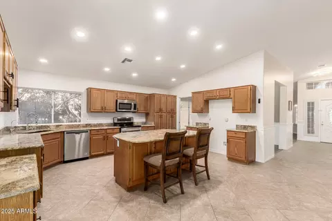 Kitchen - 2625 E Verbena Dr, Phoenix, AZ 85048 photo 1 of 6
