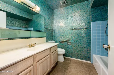 2431 E Ocotillo Rd, Phoenix, AZ 85016 photo 16