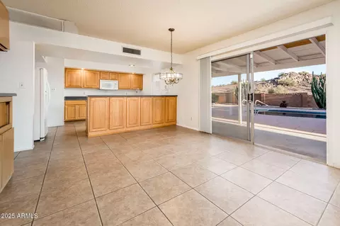 2431 E Ocotillo Rd, Phoenix, AZ 85016 photo 6