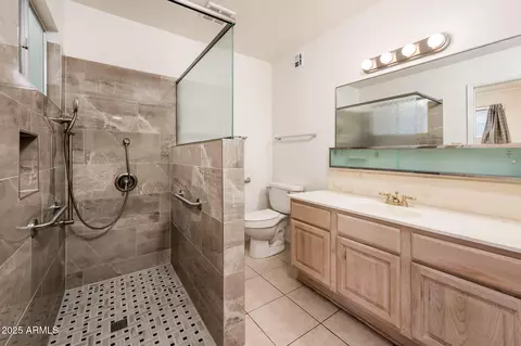 2431 E Ocotillo Rd, Phoenix, AZ 85016 photo 15