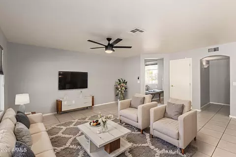 3054 E Wescott Dr, Phoenix, AZ 85050 photo 8