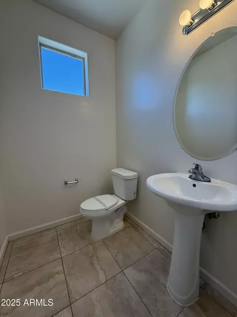 Bath - 1724 W Pollack St, Phoenix, AZ 85041 photo 1 of 8