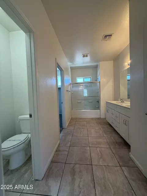 Bath - 1724 W Pollack St, Phoenix, AZ 85041 photo 2 of 8