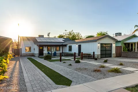 218 N Palm St, Gilbert, AZ 85234