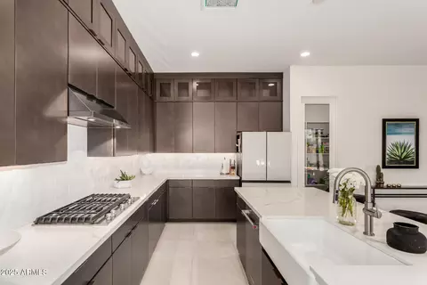 Kitchen - 11107 E Unity Ave, Mesa, AZ 85212 photo 2 of 3