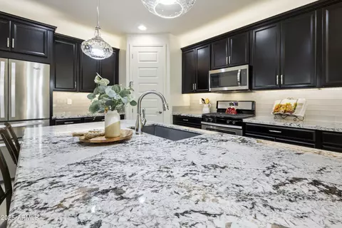 10311 E Thunderbolt Ave, Mesa, AZ 85212 photo 4