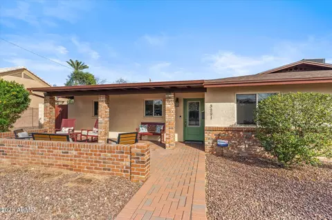 3221 N 41st Pl, Phoenix, AZ 85018 photo 4