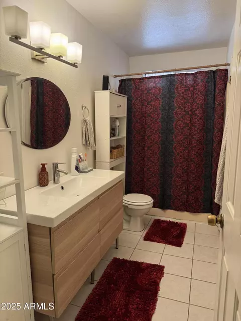Bath - 1627 W Carson Rd, Phoenix, AZ 85041 photo 1 of 2