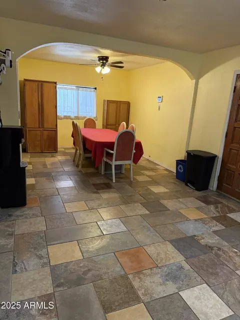 Dining - 1627 W Carson Rd, Phoenix, AZ 85041 photo 1 of 2