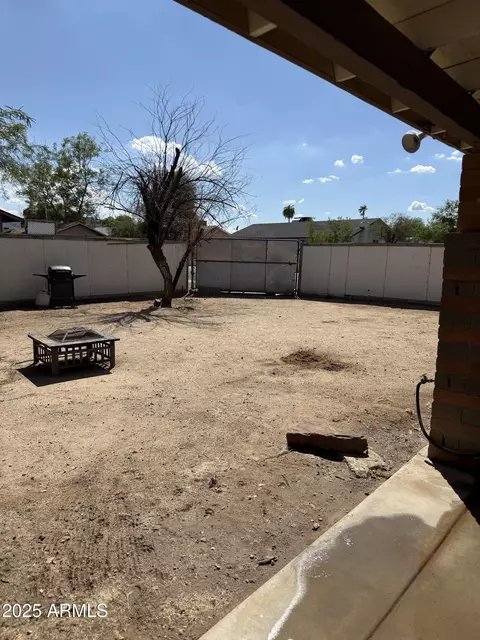 Exterior - 1627 W Carson Rd, Phoenix, AZ 85041 photo 5 of 5