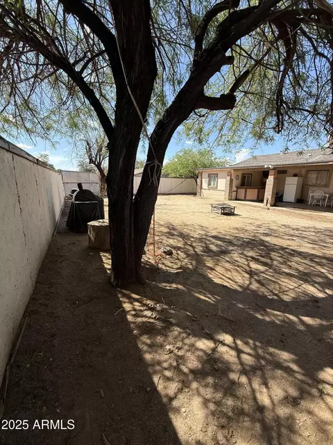 Exterior - 1627 W Carson Rd, Phoenix, AZ 85041 photo 3 of 5