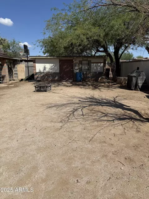 Exterior - 1627 W Carson Rd, Phoenix, AZ 85041 photo 4 of 5