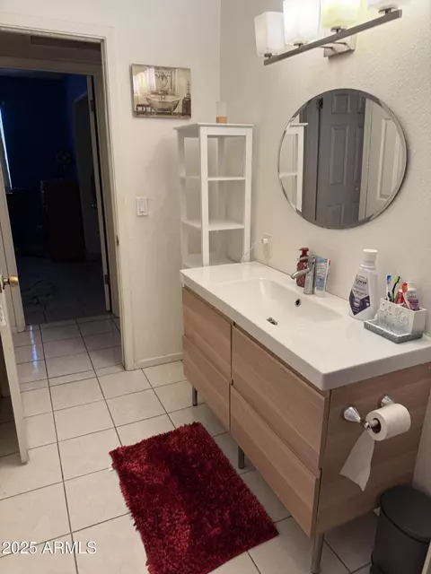 Bath - 1627 W Carson Rd, Phoenix, AZ 85041 photo 2 of 2