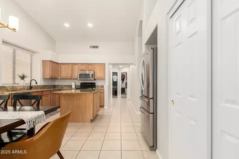 Entry Way - 9515 E Lompoc Ave, Mesa, AZ 85209 photo 5 of 6