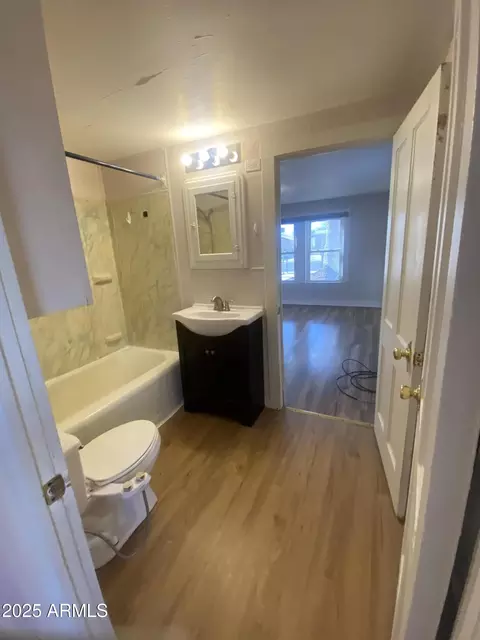 Bath - 374 W Bealey Ave, Coolidge, AZ 85128 photo 1 of 2