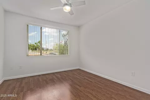 Bedroom - 5401 E Van Buren St #2016, Phoenix, AZ 85008 photo 2 of 3