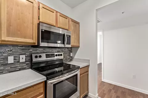 Kitchen - 5401 E Van Buren St #2016, Phoenix, AZ 85008 photo 2 of 3