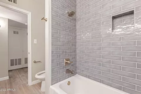 Bath - 5220 N 19th Dr, Phoenix, AZ 85015 photo 1 of 2