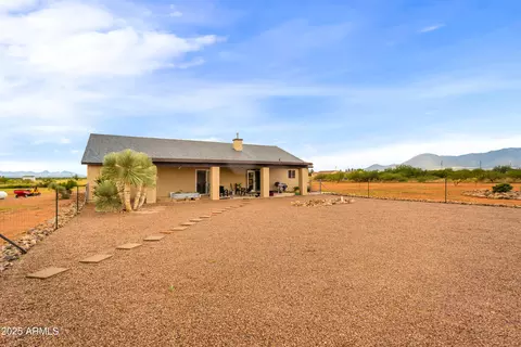 Exterior - 10293 E White Wolf Run, Hereford, AZ 85615 photo 5 of 6