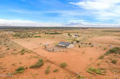 View/Area - 10293 E White Wolf Run, Hereford, AZ 85615 photo 3 of 10