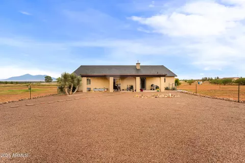 Exterior - 10293 E White Wolf Run, Hereford, AZ 85615 photo 4 of 6