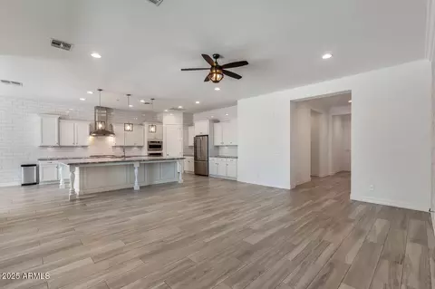 1167 E Knightsbridge Way, Gilbert, AZ 85297 photo 17