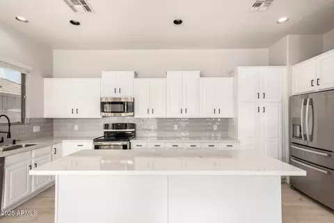 Kitchen - 3068 E San Pedro Ct, Gilbert, AZ 85234 photo 3 of 4