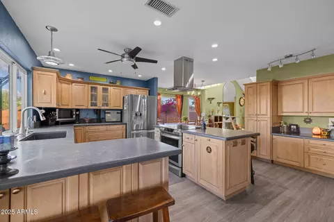 Kitchen - 4716 E Carmen St, Phoenix, AZ 85044 photo 2 of 6