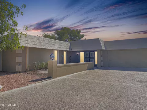 15825 N 110th Ave, Sun City, AZ 85351