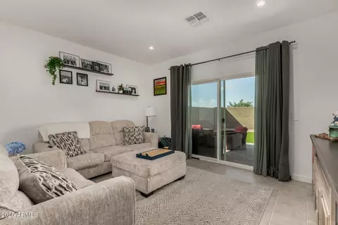 Living - 3226 W Stanton Ave, Apache Junction, AZ 85120 photo 1 of 2