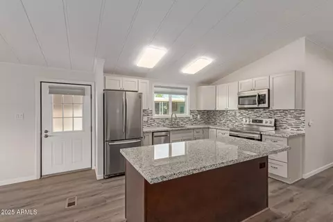 9331 E Navajo Pl, Sun Lakes, AZ 85248