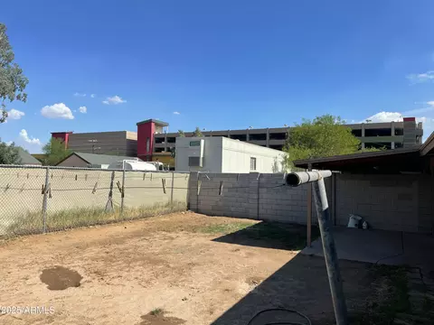 Exterior - 2811 N 17th Pl, Phoenix, AZ 85006 photo 5 of 8