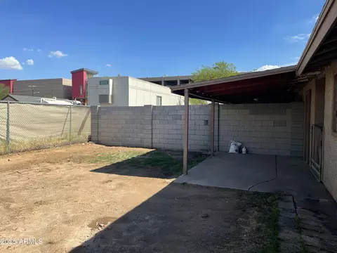Exterior - 2811 N 17th Pl, Phoenix, AZ 85006 photo 4 of 8