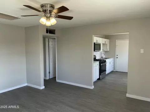 Living - 2811 N 17th Pl, Phoenix, AZ 85006 photo 1 of 2