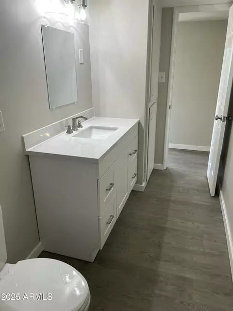 Bath - 2811 N 17th Pl, Phoenix, AZ 85006 photo 3 of 3