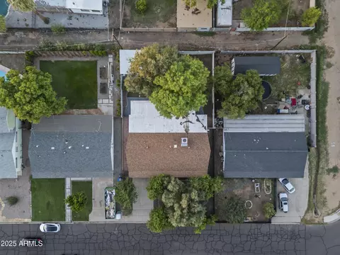 View/Area - 3938 E Cheery Lynn Rd, Phoenix, AZ 85018 photo 1 of 3