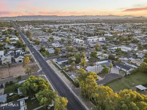 View/Area - 3938 E Cheery Lynn Rd, Phoenix, AZ 85018 photo 3 of 3