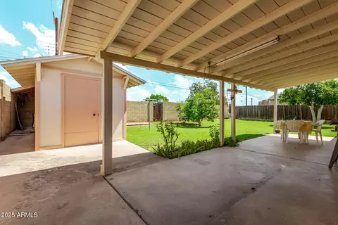 Exterior - 261 N Hunt Dr E, Mesa, AZ 85203 photo 3 of 5