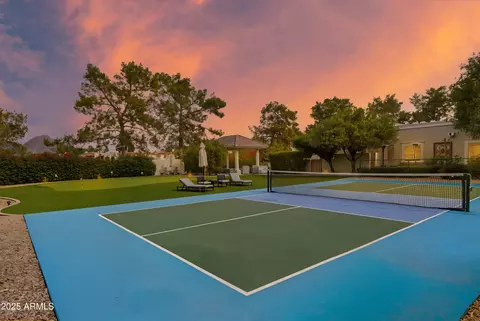 87 Biltmore Est, Phoenix, AZ 85016